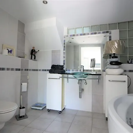 Duplex De 95 M2 Sur Le Port, 17m2 De Terrasse,parking *