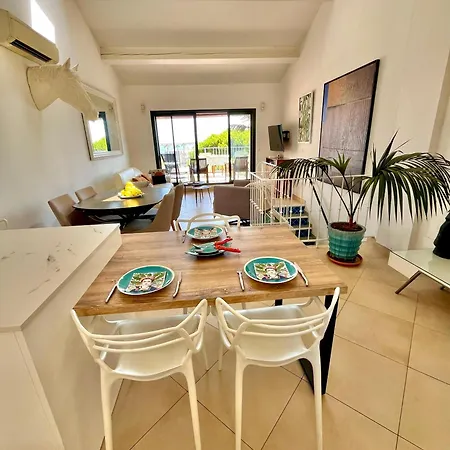 Duplex De 95 M2 Sur Le Port, 17m2 De Terrasse,parking Bandol